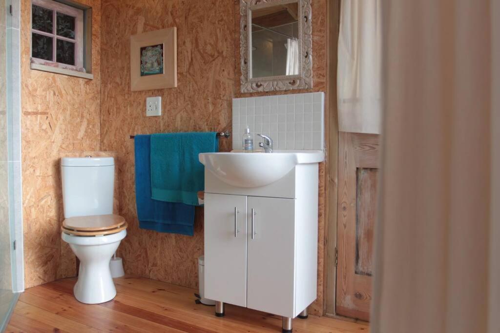 Quirky Eco-Friendly Artist Studio Fokváros Kültér fotó